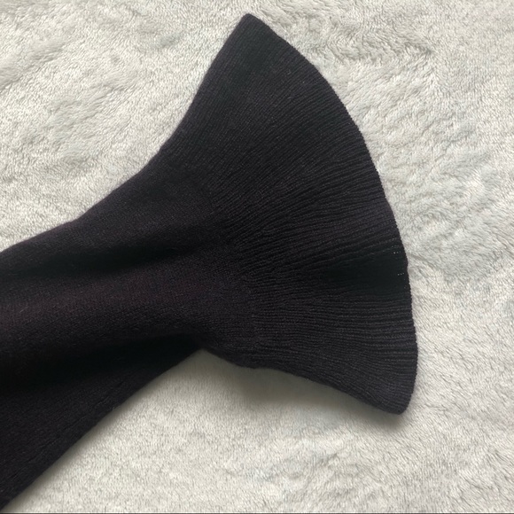 Club Monaco 100% Cashmere Sweater - Picture 4 of 6